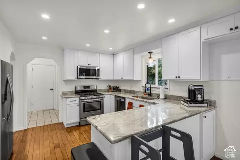 Kitchen - 1073 E Pineridge Rd, Sandy, UT 84093 photo 1 of 2