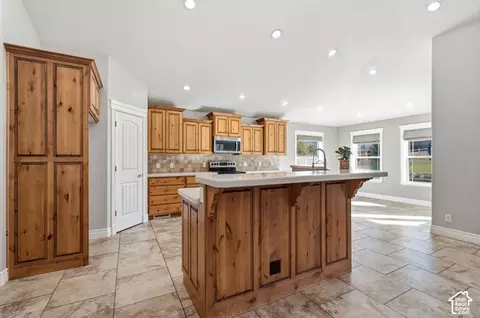 Kitchen - 1355 Old Hwy 91 S, Mona, UT 84645 photo 1 of 3