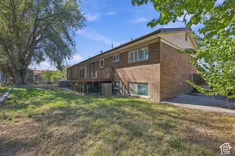 Exterior - 43 W Paula Cir S, Sandy, UT 84070 photo 4 of 7