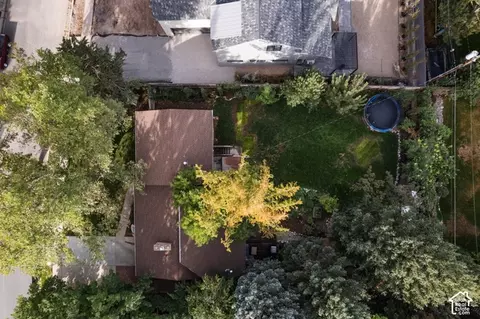 View/Area - 2775 E Loredell Dr, Holladay, UT 84117 photo 10 of 11
