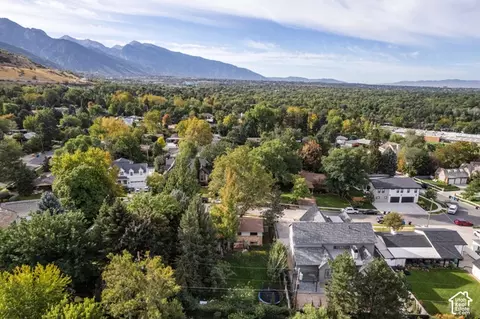 View/Area - 2775 E Loredell Dr, Holladay, UT 84117 photo 6 of 11