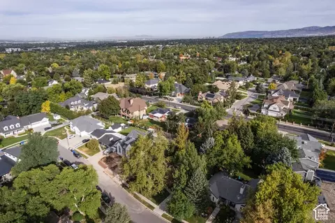 View/Area - 2775 E Loredell Dr, Holladay, UT 84117 photo 9 of 11