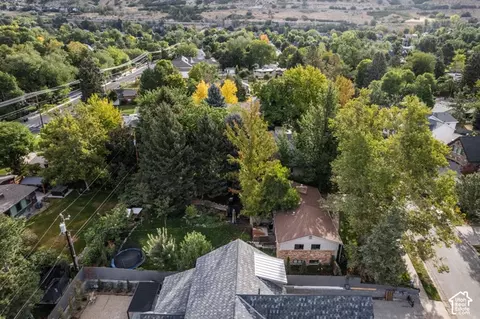 View/Area - 2775 E Loredell Dr, Holladay, UT 84117 photo 3 of 11