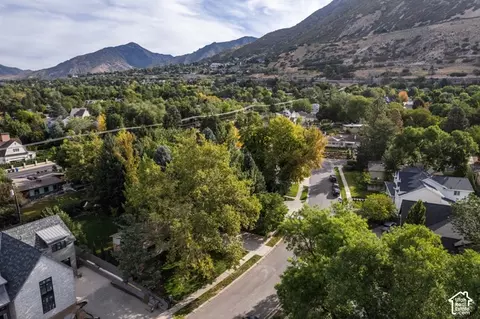 View/Area - 2775 E Loredell Dr, Holladay, UT 84117 photo 2 of 11