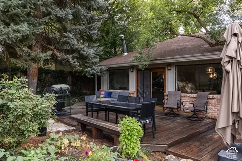 Exterior - 2775 E Loredell Dr, Holladay, UT 84117 photo 8 of 17