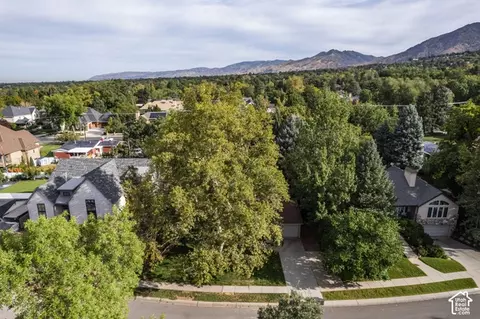 View/Area - 2775 E Loredell Dr, Holladay, UT 84117 photo 1 of 11