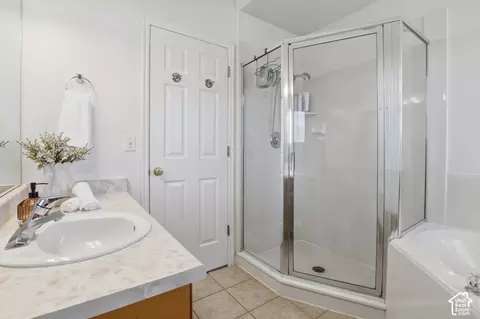 Bath - 323 E 1375 N, Layton, UT 84041 photo 3 of 4