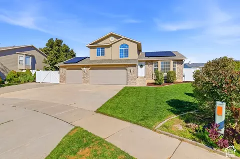 Exterior - 323 E 1375 N, Layton, UT 84041 photo 2 of 8