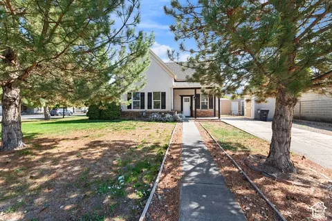 Exterior - 121 S Main St, Salem, UT 84653 photo 1 of 3