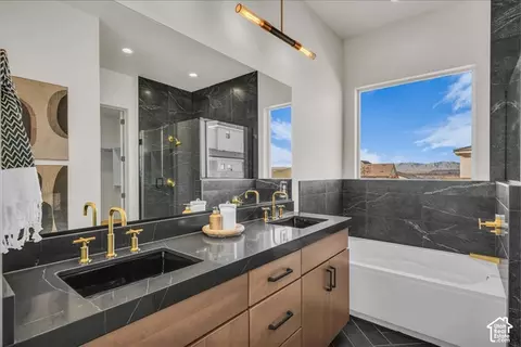Bath - 1568 E Black Brush Dr, Washington, UT 84780 photo 2 of 4