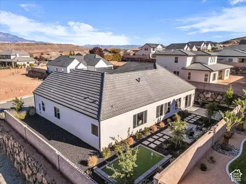 Exterior - 1568 E Black Brush Dr, Washington, UT 84780 photo 9 of 9