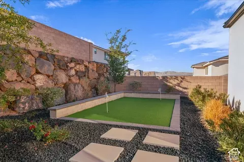Exterior - 1568 E Black Brush Dr, Washington, UT 84780 photo 7 of 9