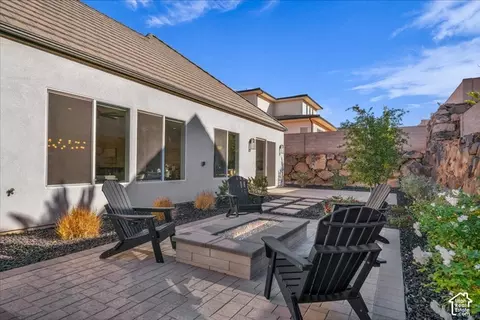 Exterior - 1568 E Black Brush Dr, Washington, UT 84780 photo 8 of 9