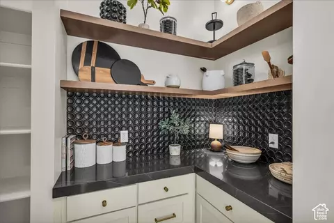 Kitchen - 1568 E Black Brush Dr, Washington, UT 84780 photo 4 of 4