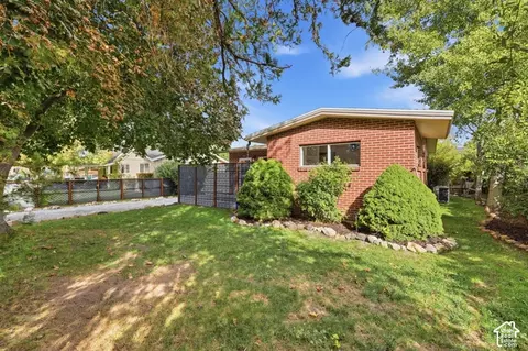 Exterior - 4605 S 600 E, Murray, UT 84107 photo 4 of 10