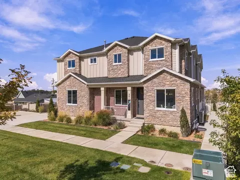 Exterior - 341 E 100 S, Santaquin, UT 84655 photo 2 of 5