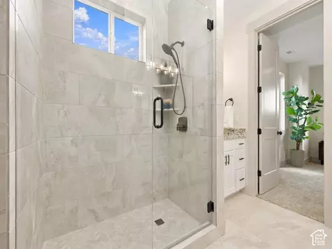 Bath - 343 E 100 S, Santaquin, UT 84655 photo 2 of 3