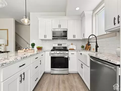 Kitchen - 343 E 100 S, Santaquin, UT 84655 photo 2 of 3