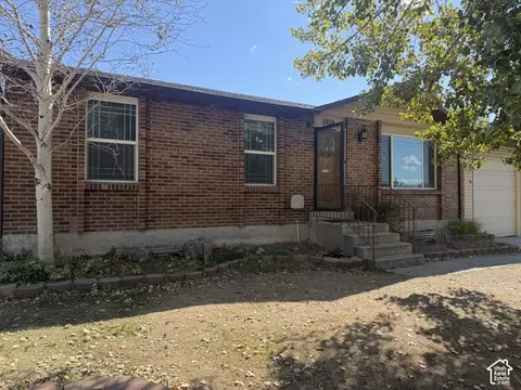 5939 S Hummel Dr W, Salt Lake City, UT 84118