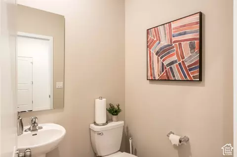 Bath - 2058 E Badger Ave #4223, Eagle Mountain, UT 84005 photo 1 of 3