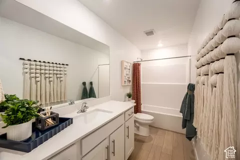Bath - 2058 E Badger Ave #4223, Eagle Mountain, UT 84005 photo 3 of 3