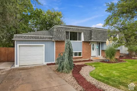Exterior - 8450 S 1575 E, Sandy, UT 84093 photo 2 of 9