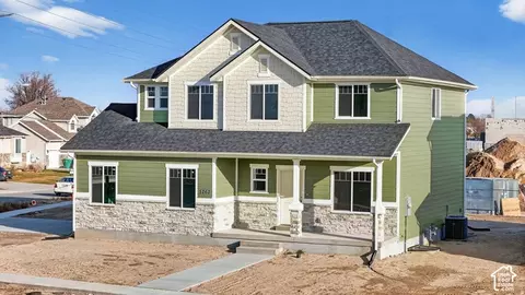 Exterior - 5767 S Tripp Ln, Murray, UT 84123 photo 3 of 7