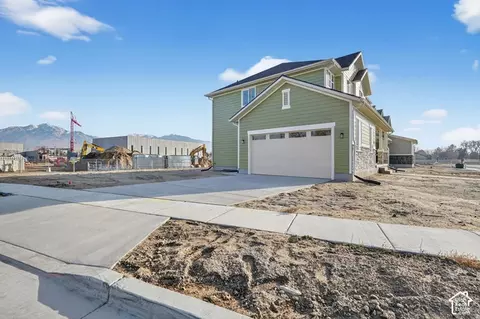 Exterior - 5767 S Tripp Ln, Murray, UT 84123 photo 6 of 7