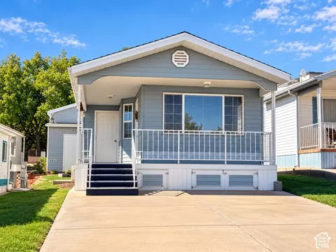 1150 W Red Hills Pkwy #160, Washington, UT 84780
