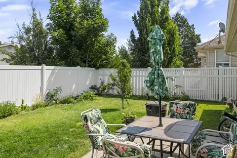 Exterior - 1614 Seneca Dr, Roy, UT 84067 photo 2 of 13