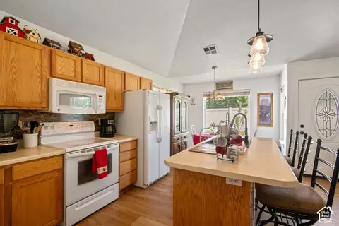 Kitchen - 1614 Seneca Dr, Roy, UT 84067 photo 2 of 2