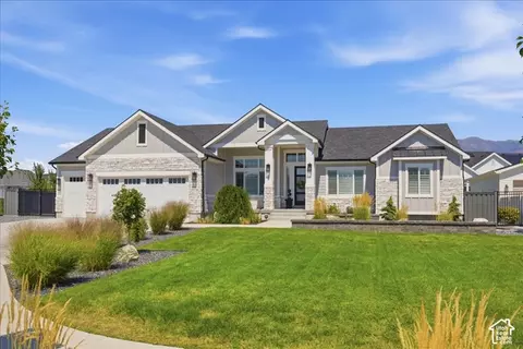 68 N Gray Fox Cir, Kaysville, UT 84037