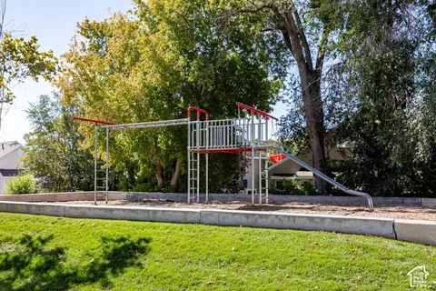 Exterior - 4585 S Red Sage Ct, Murray, UT 84107 photo 6 of 7