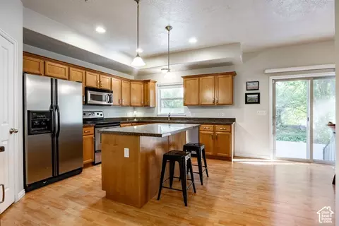 Kitchen - 4585 S Red Sage Ct, Murray, UT 84107 photo 2 of 2
