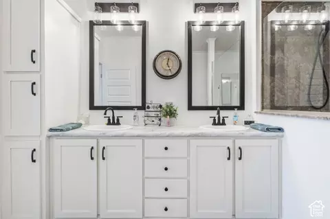 Bath - 926 N 400 E, Spring City, UT 84662 photo 2 of 4