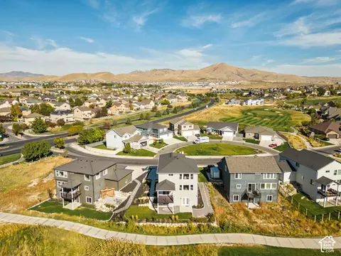 View/Area - 3672 E Barton Dr, Eagle Mountain, UT 84005 photo 2 of 4