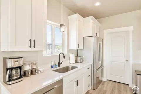 Kitchen - 3672 E Barton Dr, Eagle Mountain, UT 84005 photo 5 of 9