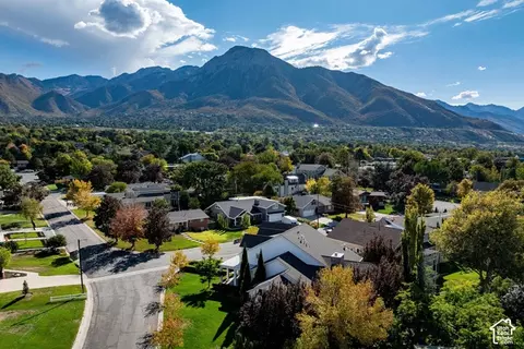 View/Area - 2590 E Olympus Dr S, Holladay, UT 84124 photo 4 of 9