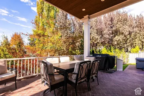 Exterior - 2590 E Olympus Dr S, Holladay, UT 84124 photo 15 of 17