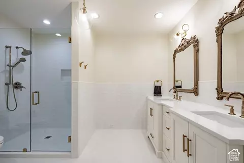 Bath - 2590 E Olympus Dr S, Holladay, UT 84124 photo 5 of 9