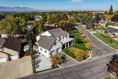 View/Area - 2590 E Olympus Dr S, Holladay, UT 84124 photo 6 of 9