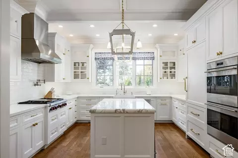 Kitchen - 2590 E Olympus Dr S, Holladay, UT 84124 photo 1 of 11
