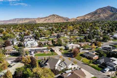 View/Area - 2590 E Olympus Dr S, Holladay, UT 84124 photo 8 of 9