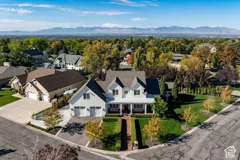 View/Area - 2590 E Olympus Dr S, Holladay, UT 84124 photo 5 of 9