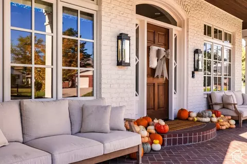 Exterior - 2590 E Olympus Dr S, Holladay, UT 84124 photo 7 of 17