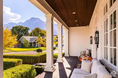 Exterior - 2590 E Olympus Dr S, Holladay, UT 84124 photo 6 of 17