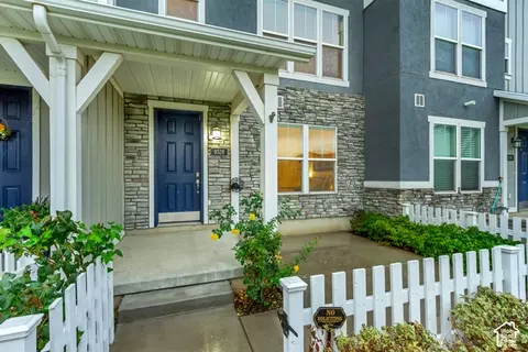1028 W Painted Horse Ln S #334, Bluffdale, UT 84065