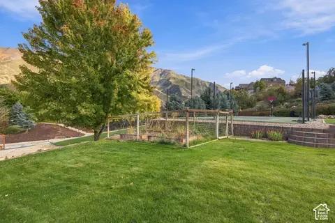 Exterior - 2503 S Lookout Dr, Mapleton, UT 84664 photo 12 of 15