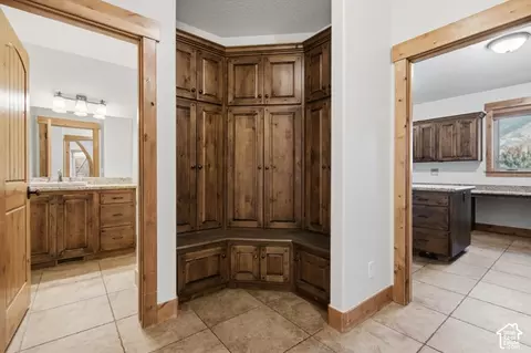 Entry Way - 2503 S Lookout Dr, Mapleton, UT 84664 photo 4 of 4