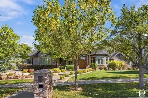 Exterior - 2503 S Lookout Dr, Mapleton, UT 84664 photo 3 of 15